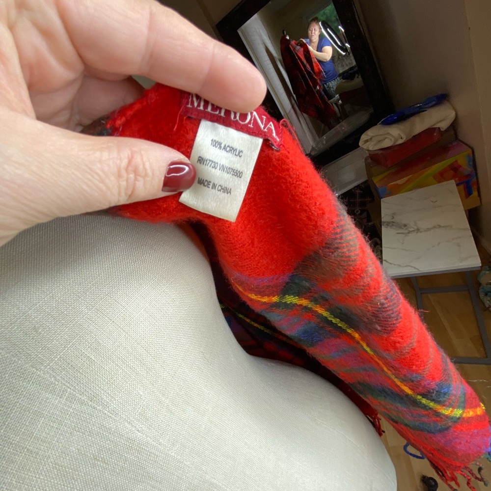 Famous Merona Check Wrap - Picture 5 of 6